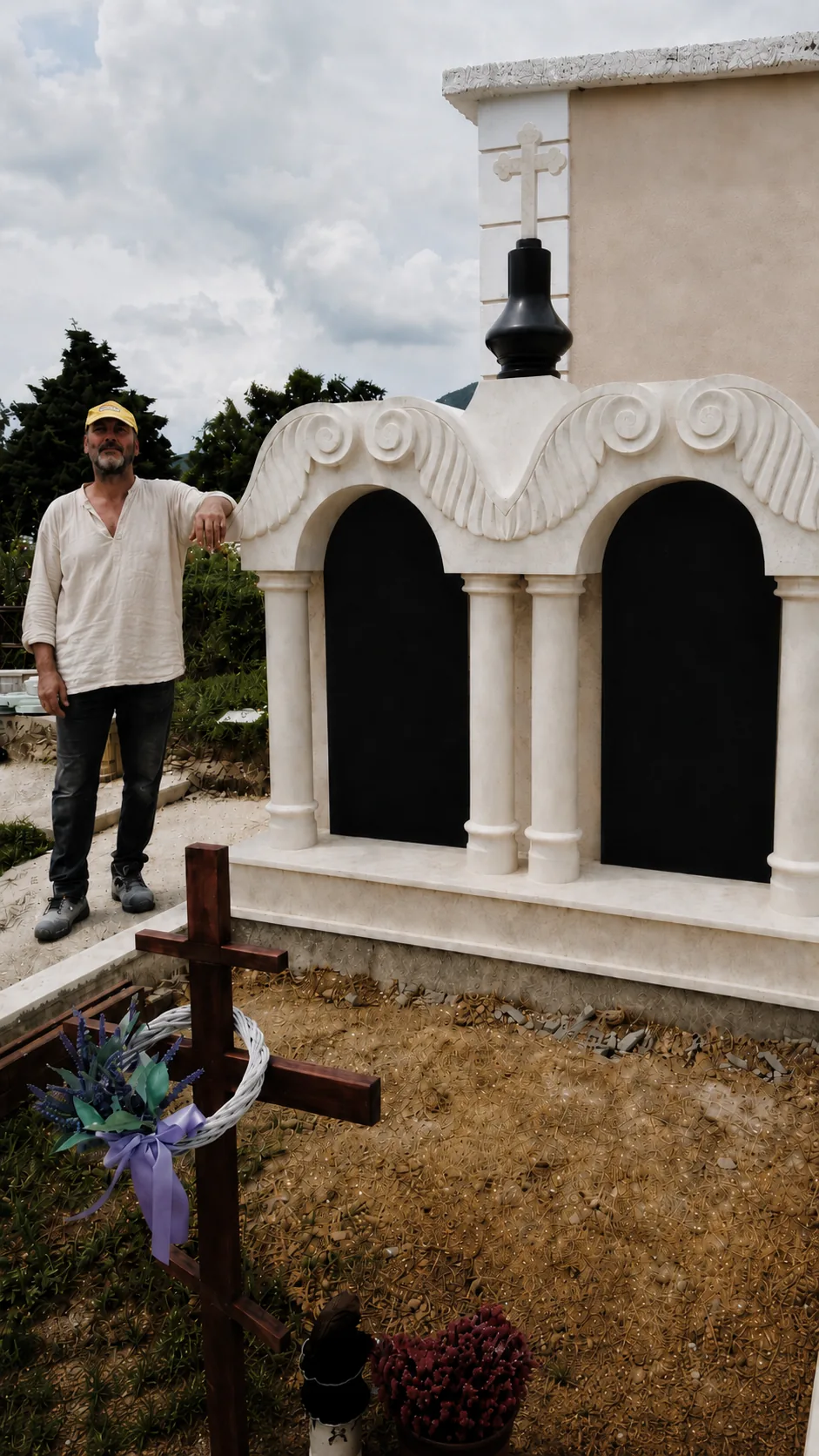 Διπλό ταφικό μνημείο